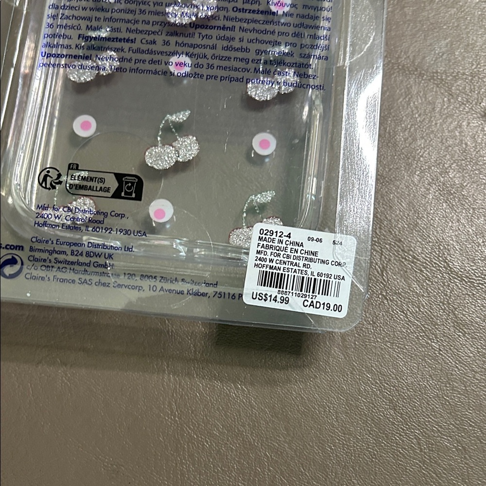 Claire's Cherry Design Clear IPhone 16 Phone Case - Picture 4 of 5